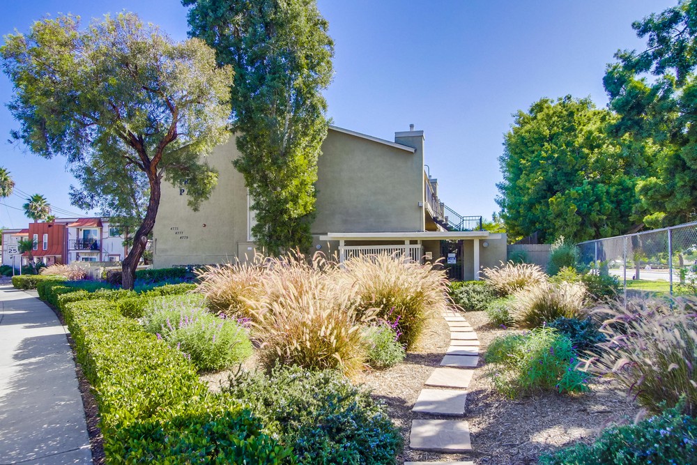 Virtual tour photo 3 of 42 for 4777 Seminole Dr APT 117