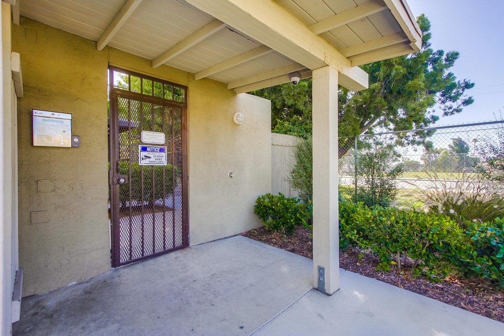 Virtual tour photo 6 of 42 for 4777 Seminole Dr APT 117