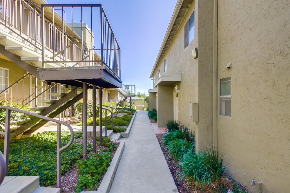 Virtual tour photo 11 of 42 for 4777 Seminole Dr APT 117