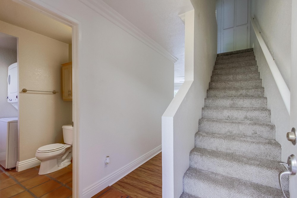 Virtual tour photo 14 of 42 for 4777 Seminole Dr APT 117