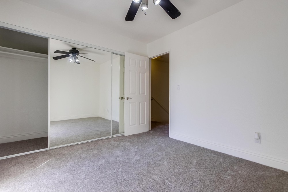 Virtual tour photo 25 of 42 for 4777 Seminole Dr APT 117