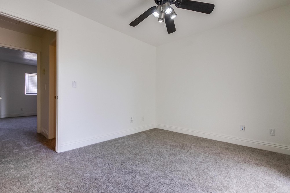 Virtual tour photo 26 of 42 for 4777 Seminole Dr APT 117