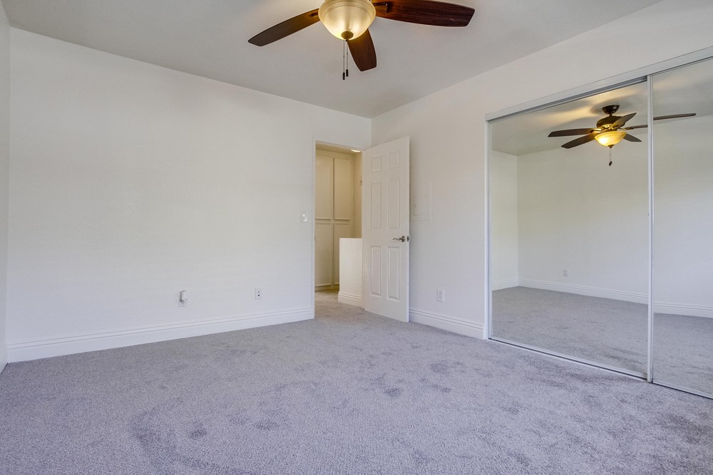 Virtual tour photo 29 of 42 for 4777 Seminole Dr APT 117