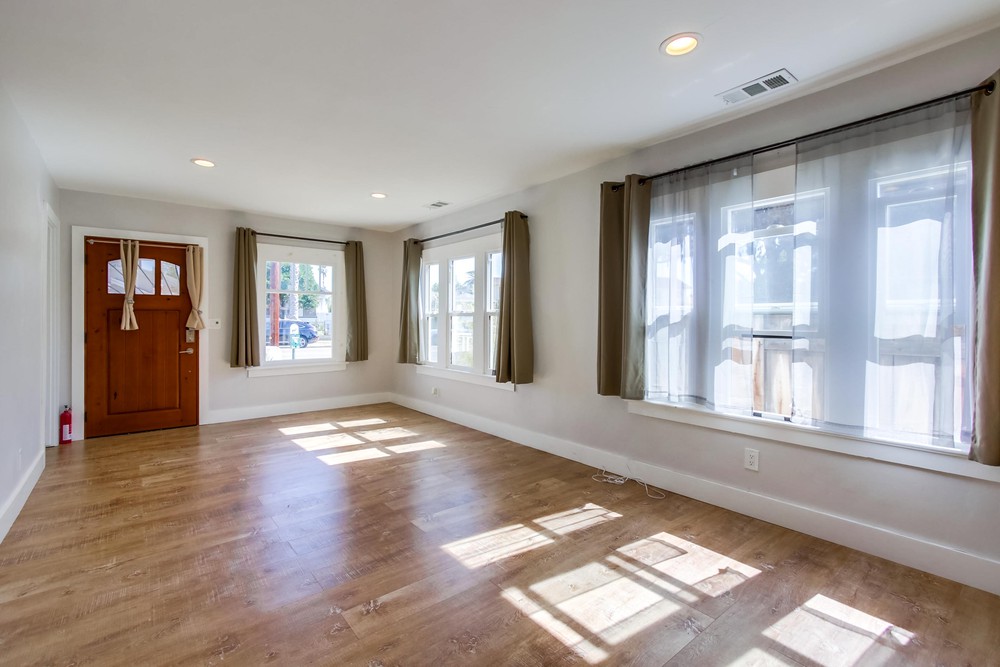 Virtual tour photo 9 of 35 for 4778 W Mountain View Dr