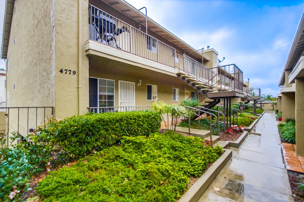 Virtual tour photo 1 of 49 for 4779 Seminole Dr #109