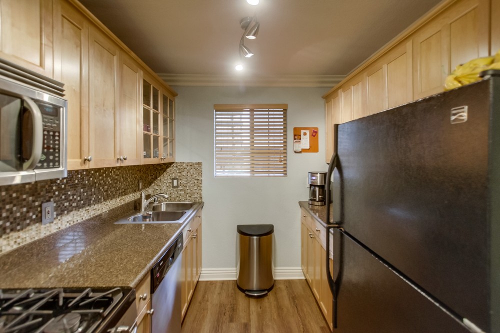 Virtual tour photo 18 of 49 for 4779 Seminole Dr #109