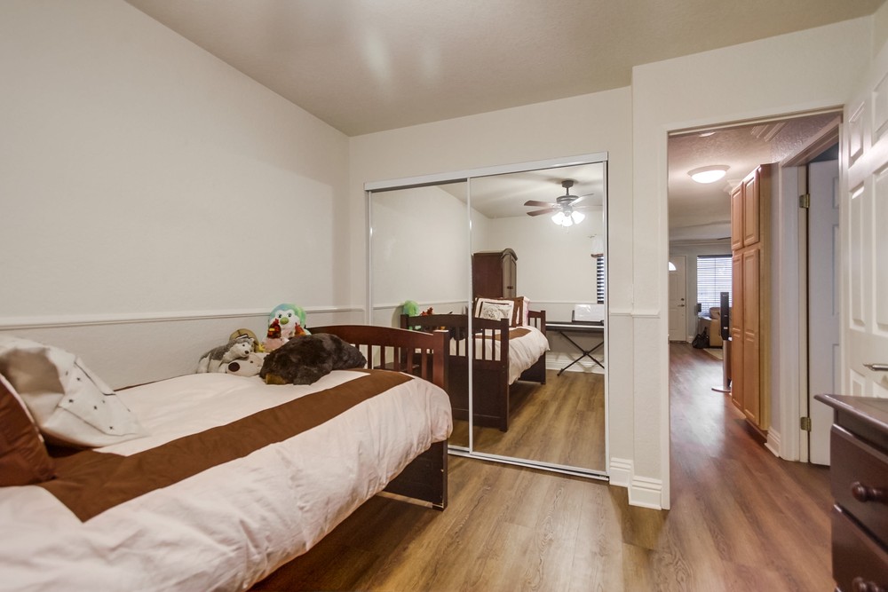 Virtual tour photo 29 of 49 for 4779 Seminole Dr #109