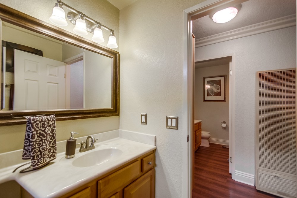 Virtual tour photo 32 of 49 for 4779 Seminole Dr #109