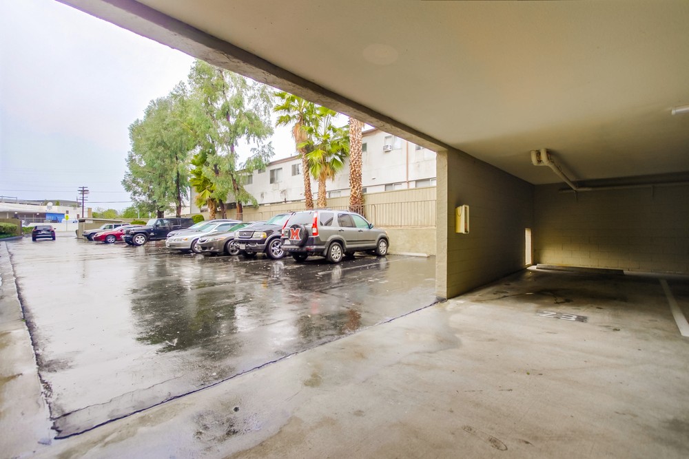 Virtual tour photo 38 of 49 for 4779 Seminole Dr #109