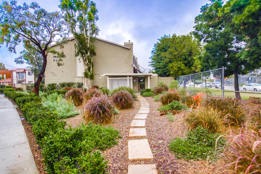 Virtual tour photo 45 of 49 for 4779 Seminole Dr #109