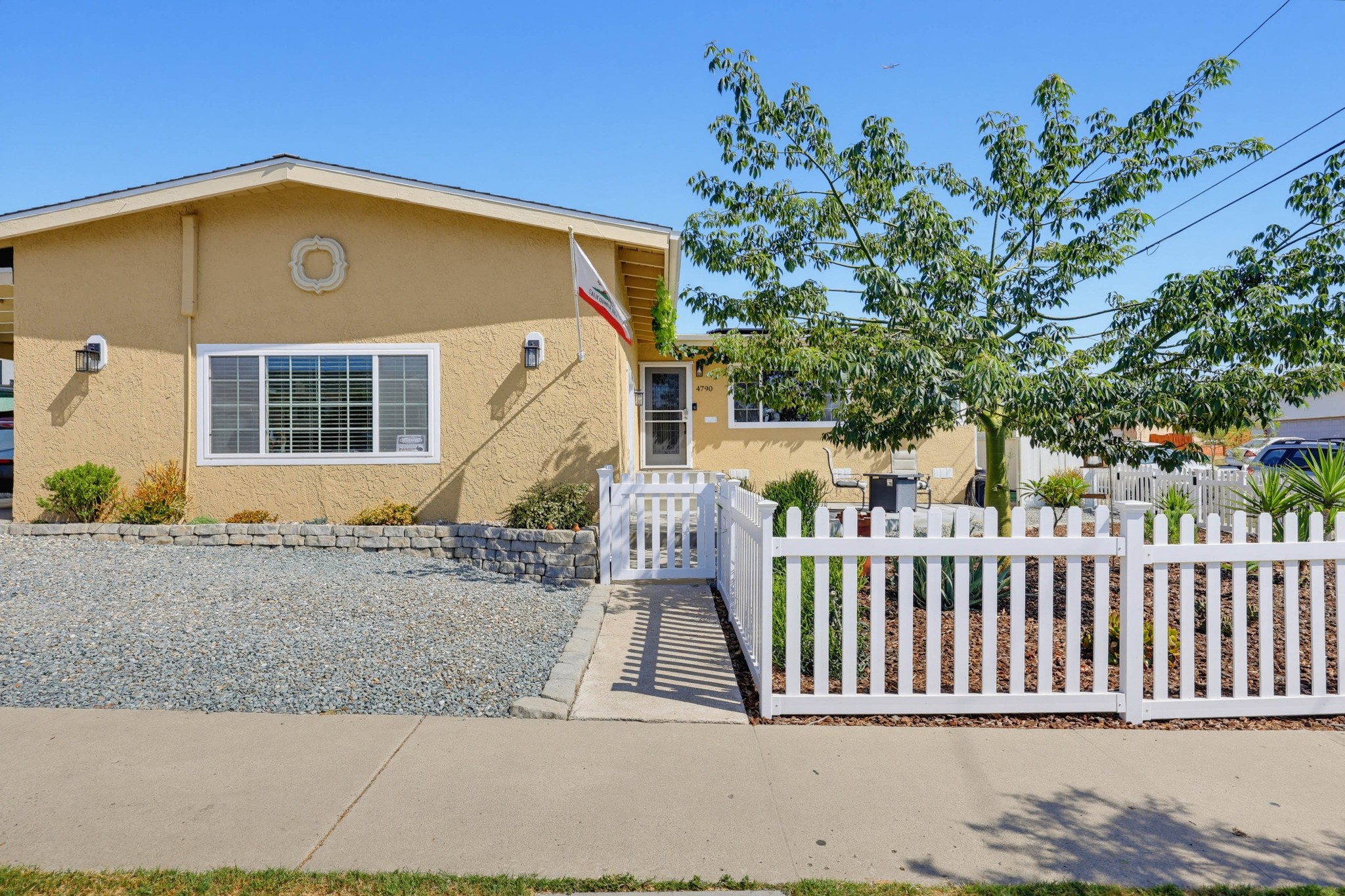 Virtual tour photo 4 of 52 for 4790 Solola Ave
