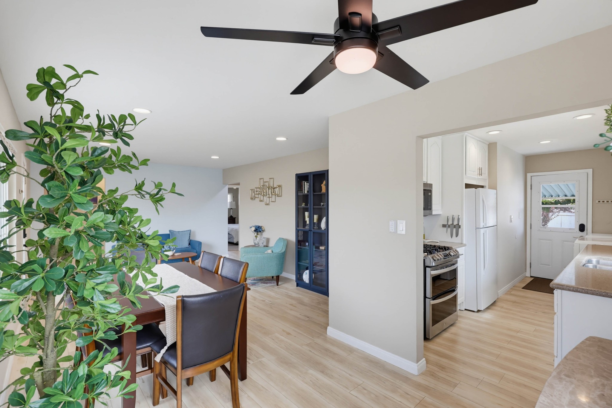 Virtual tour photo 14 of 52 for 4790 Solola Ave