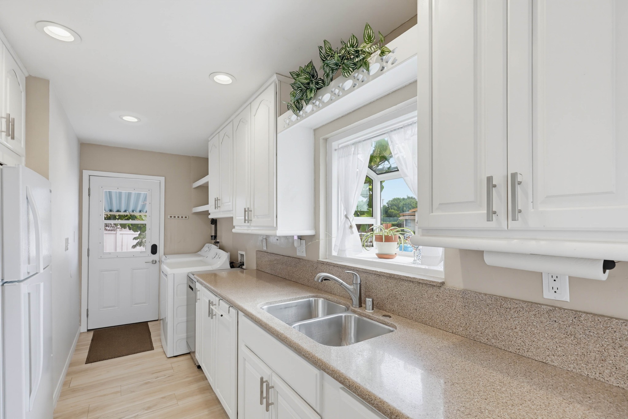 Virtual tour photo 17 of 52 for 4790 Solola Ave