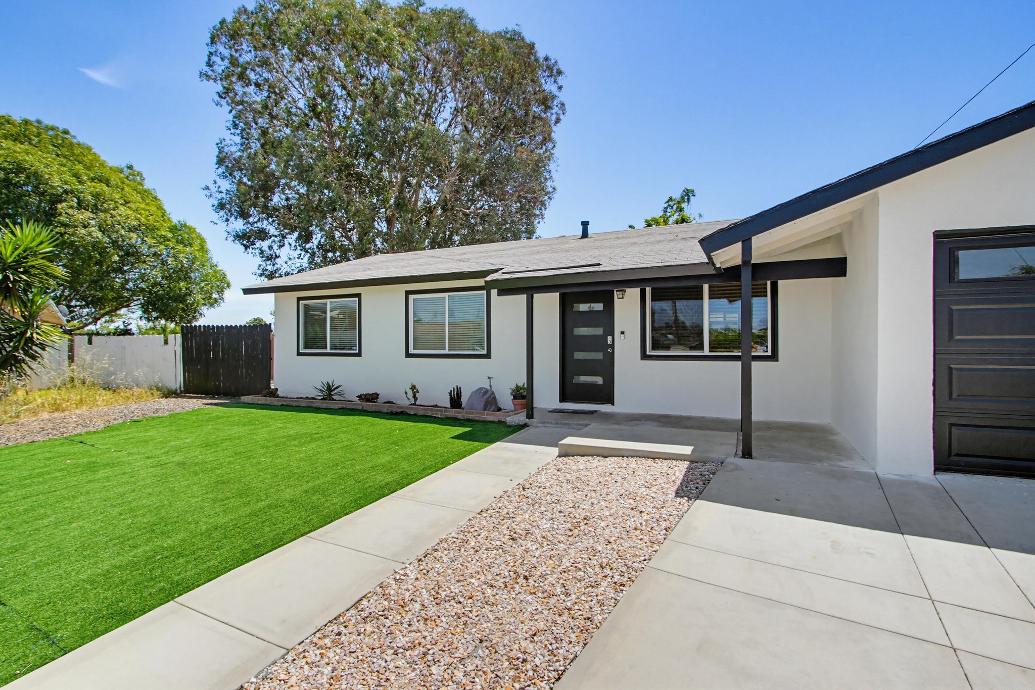 Virtual tour photo 6 of 52 for 4801 Siesta Pl