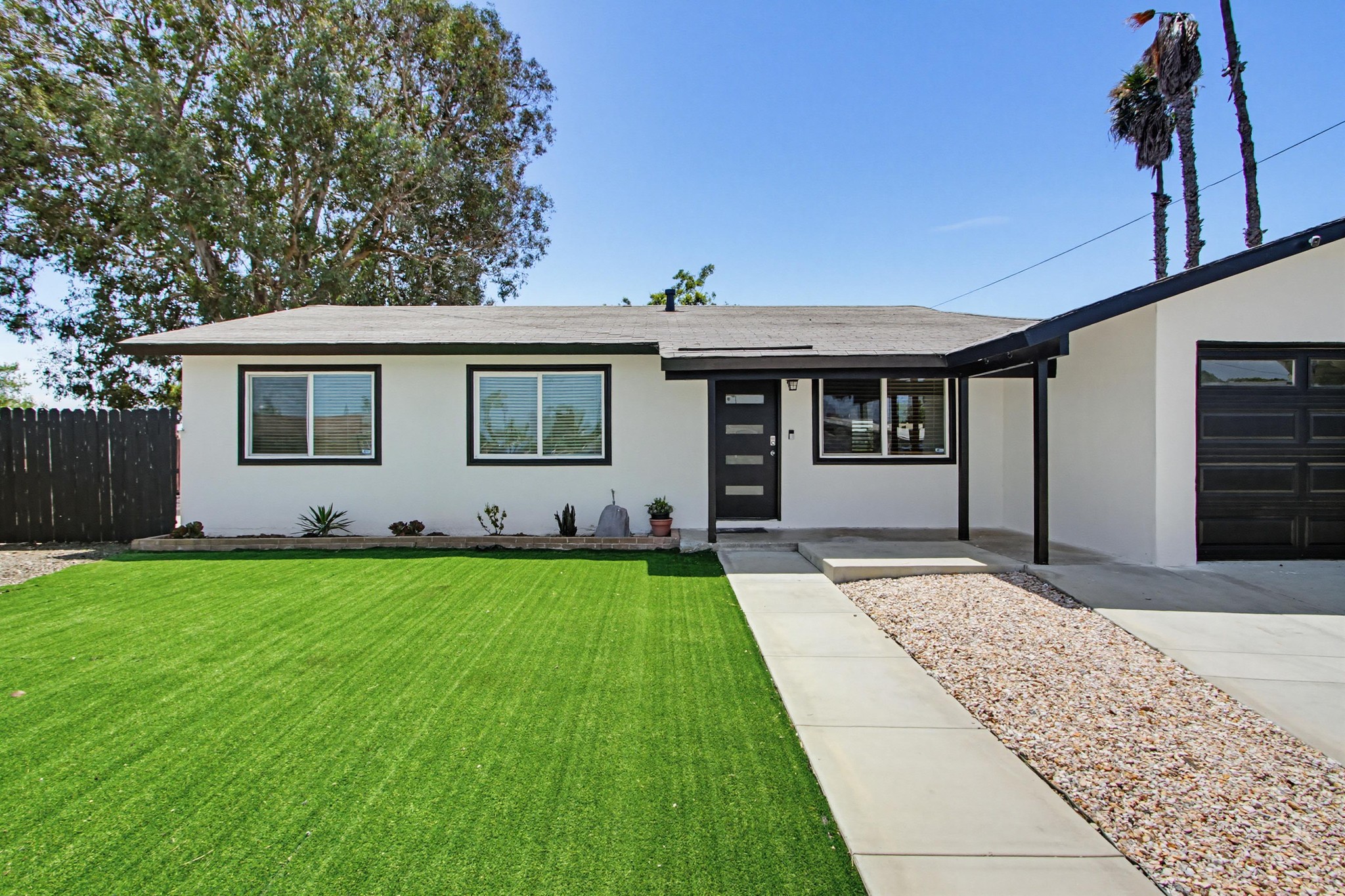 Virtual tour photo 7 of 52 for 4801 Siesta Pl