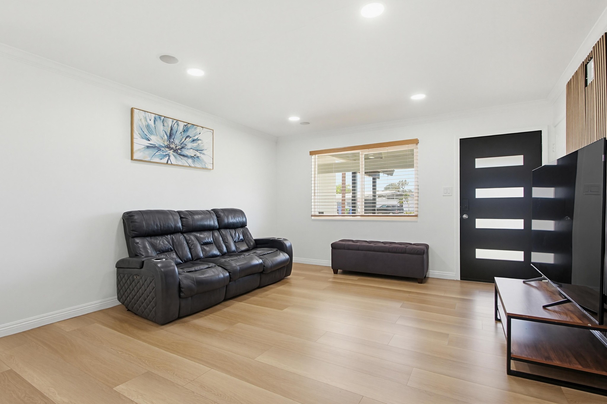 Virtual tour photo 12 of 52 for 4801 Siesta Pl