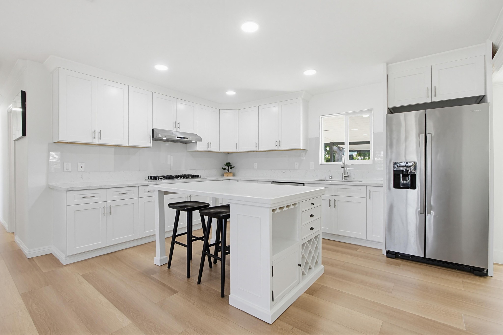 Virtual tour photo 14 of 52 for 4801 Siesta Pl