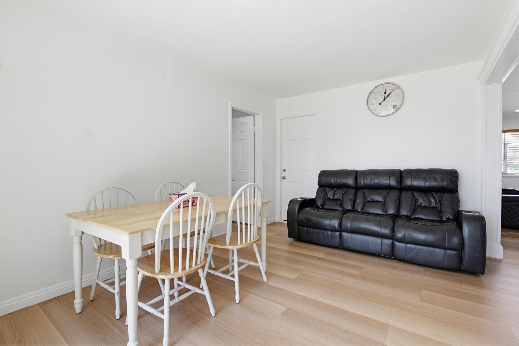 Virtual tour photo 21 of 52 for 4801 Siesta Pl