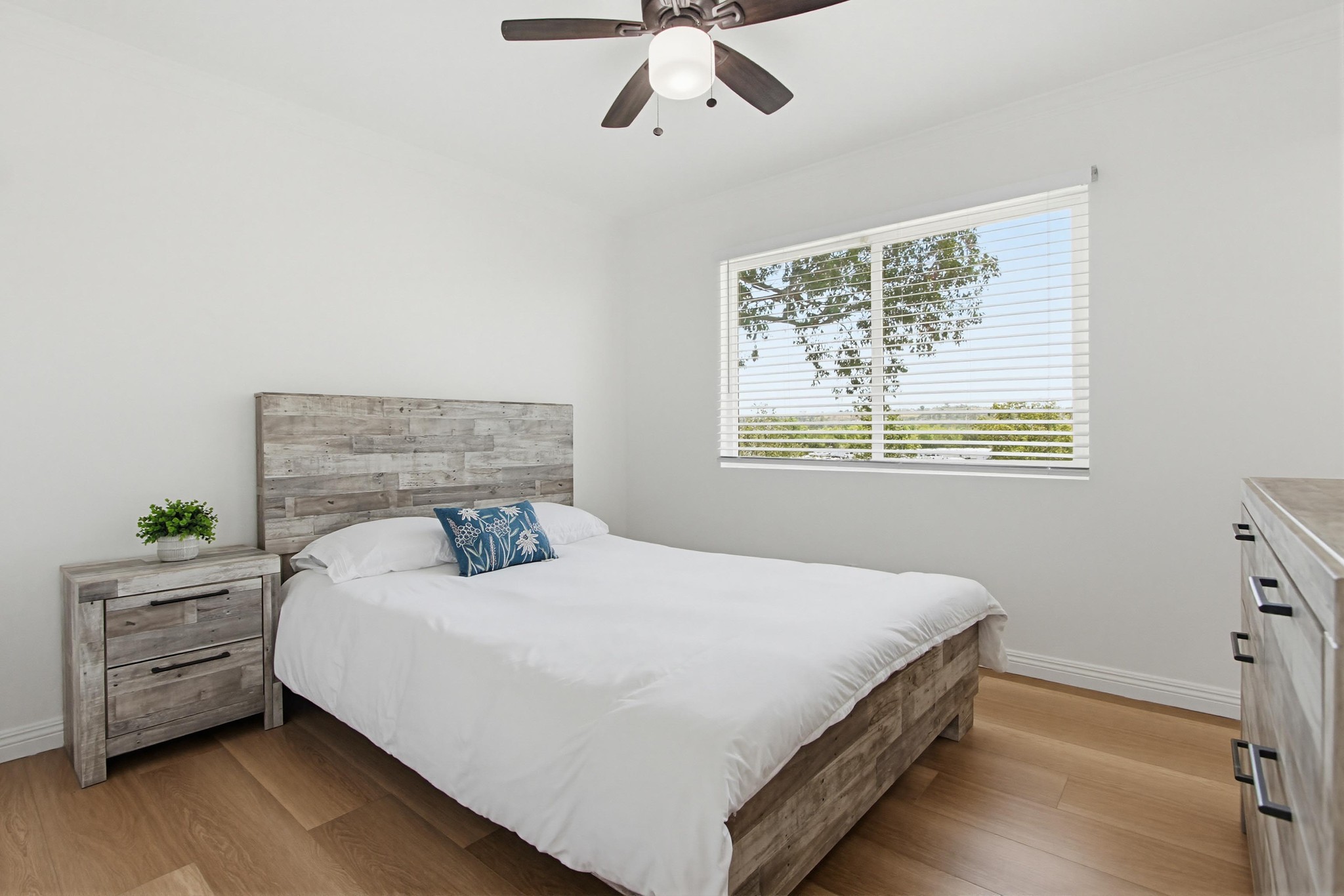Virtual tour photo 31 of 52 for 4801 Siesta Pl