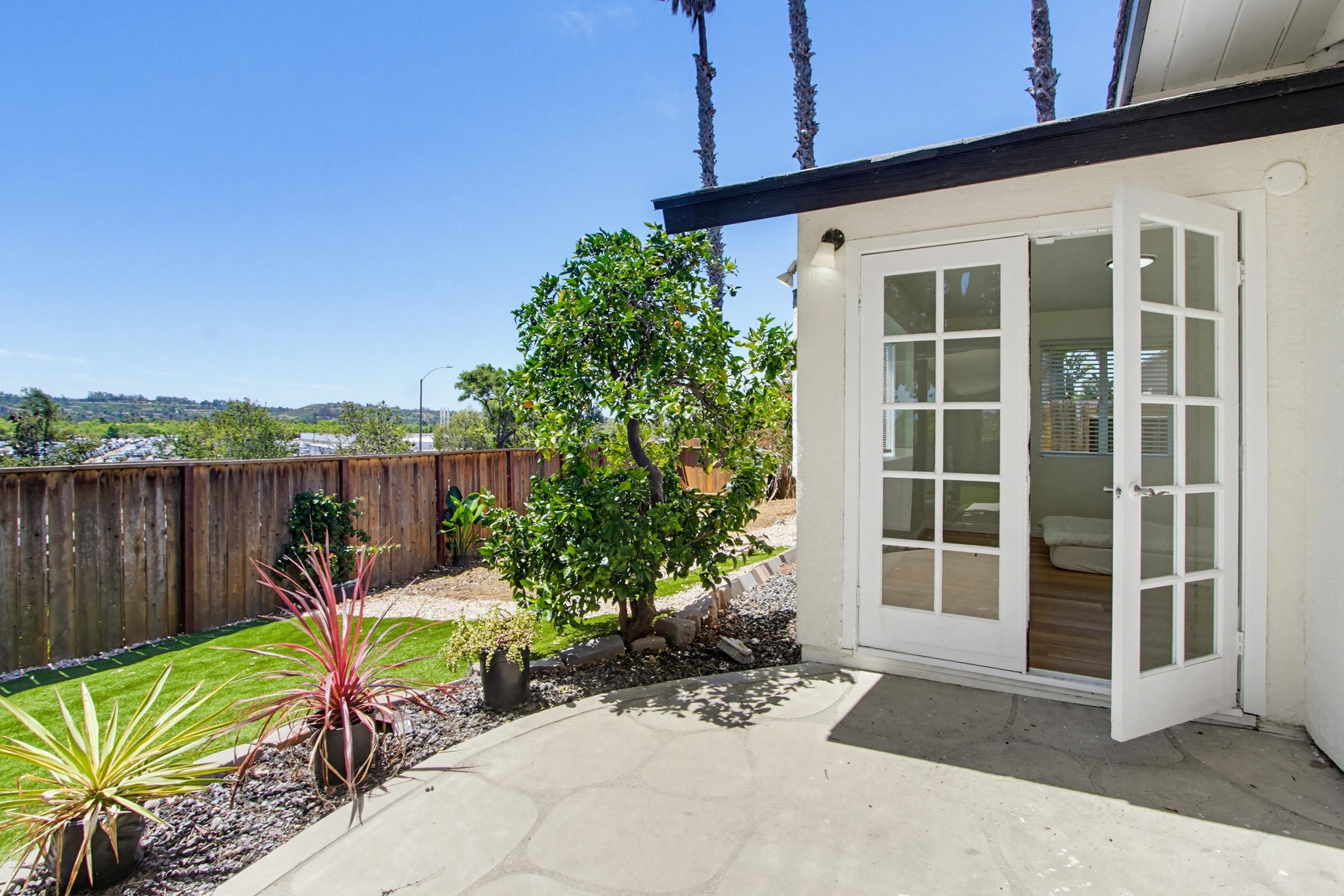 Virtual tour photo 39 of 52 for 4801 Siesta Pl