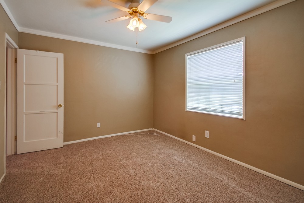 Virtual tour photo 19 of 45 for 4804 Iroquois Ave
