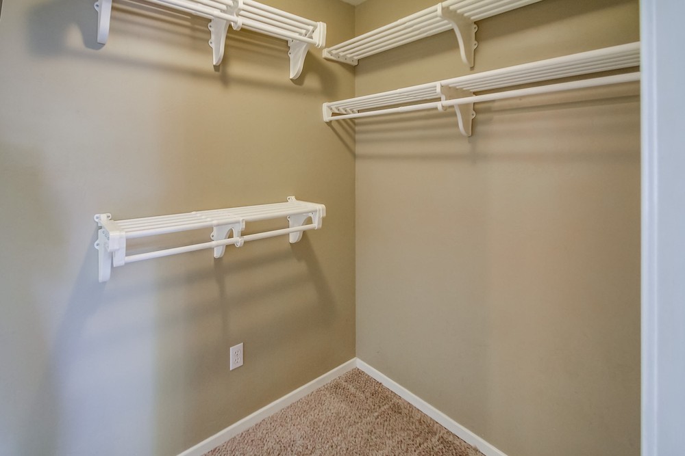 Virtual tour photo 21 of 45 for 4804 Iroquois Ave