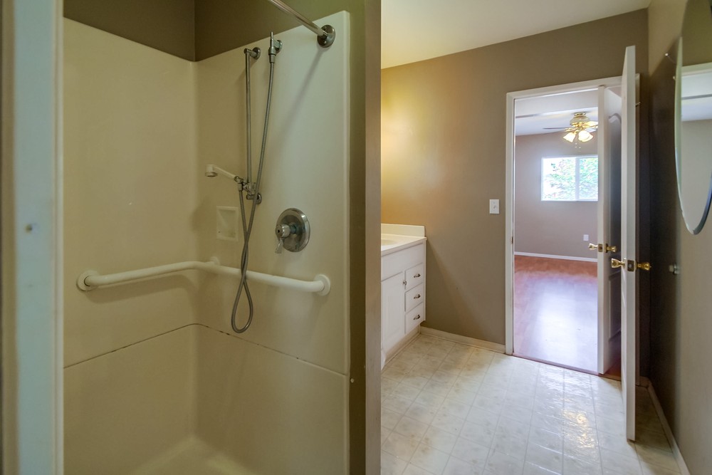 Virtual tour photo 23 of 45 for 4804 Iroquois Ave