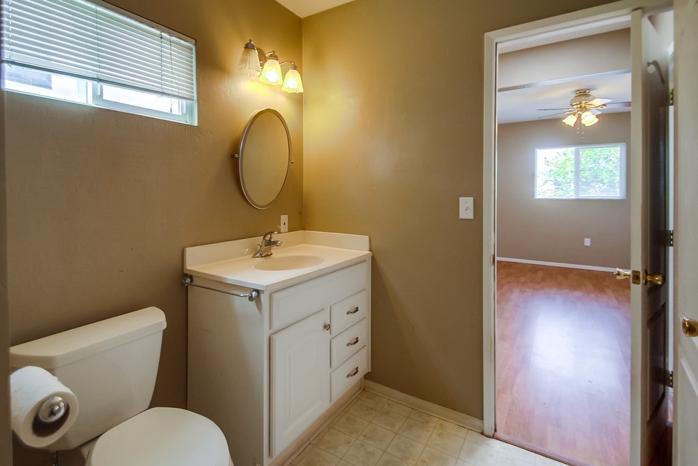Virtual tour photo 24 of 45 for 4804 Iroquois Ave