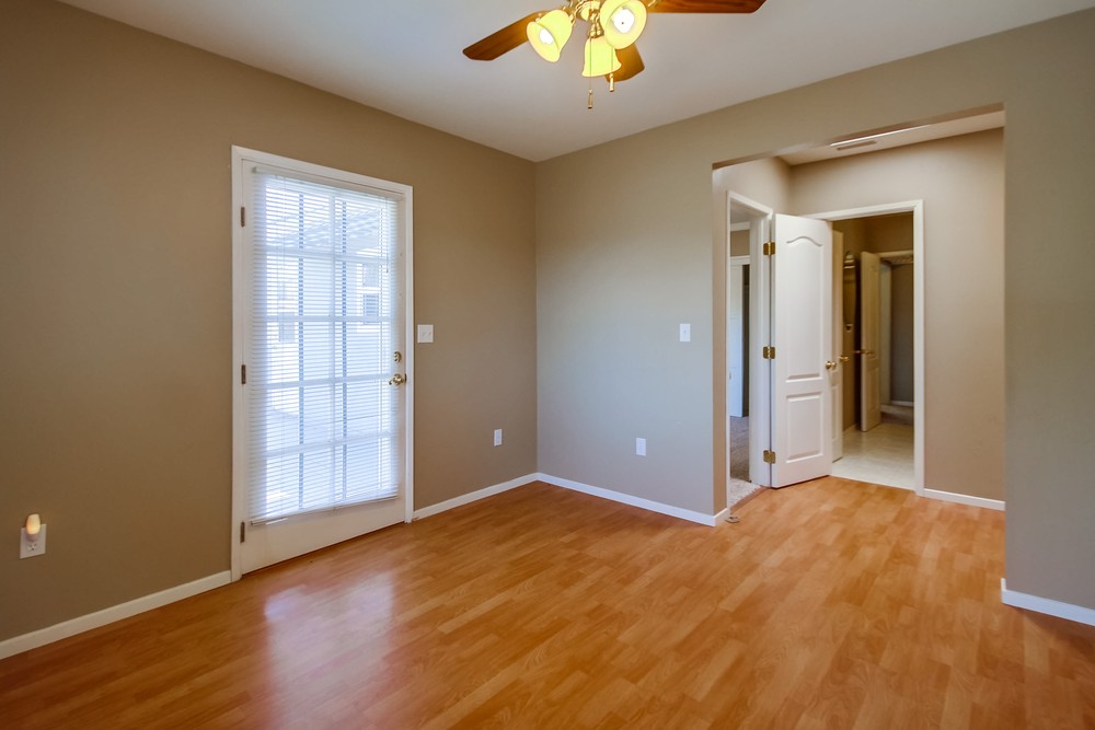 Virtual tour photo 28 of 45 for 4804 Iroquois Ave