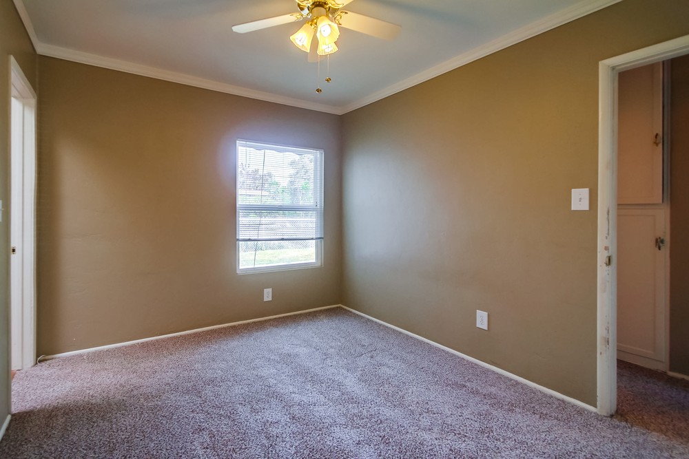 Virtual tour photo 30 of 45 for 4804 Iroquois Ave