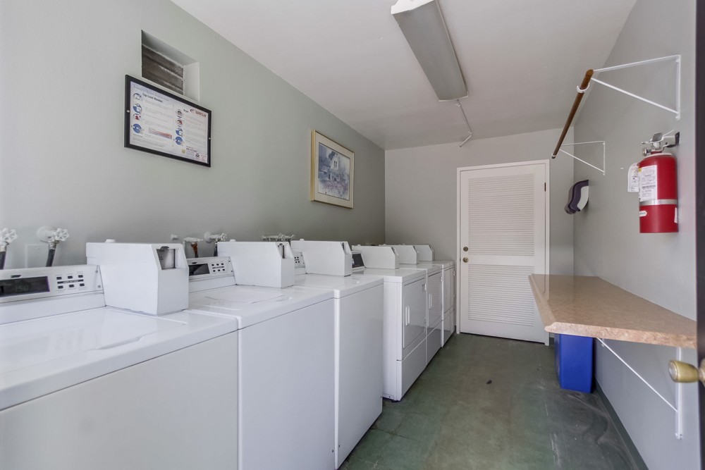 Virtual tour photo 31 of 40 for 4812 70th St