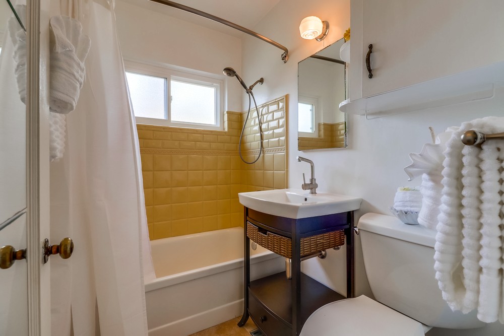 Virtual tour photo 38 of 60 for Smith Cottage By The Beach