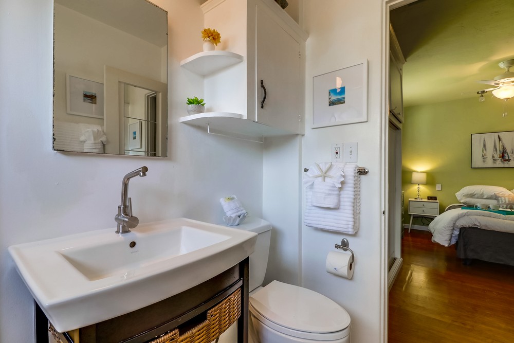 Virtual tour photo 39 of 60 for Smith Cottage By The Beach