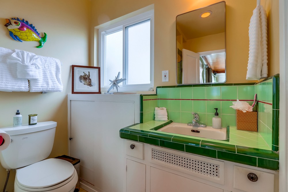 Virtual tour photo 42 of 60 for Smith Cottage By The Beach