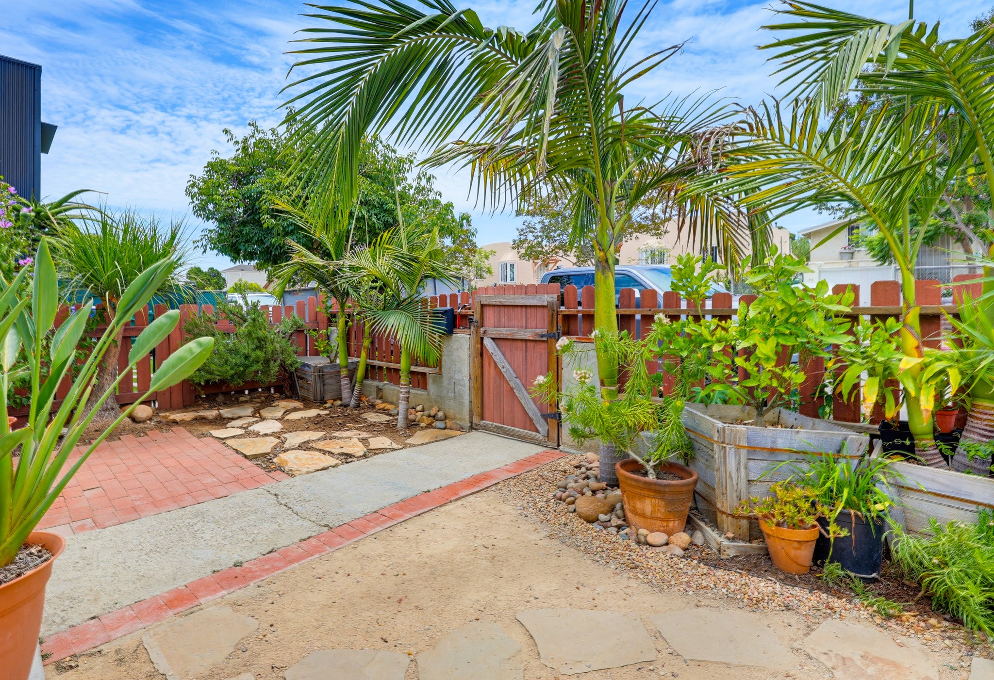 Virtual tour photo 11 of 55 for 4816 Lantana Dr