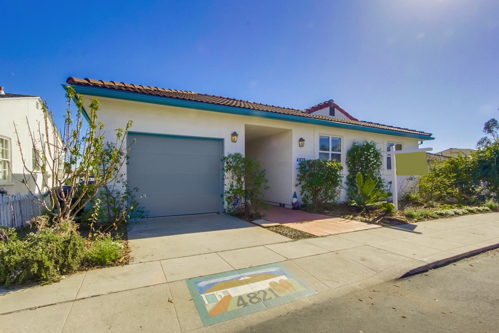 Virtual tour photo 5 of 43 for 4821 E Alder Dr