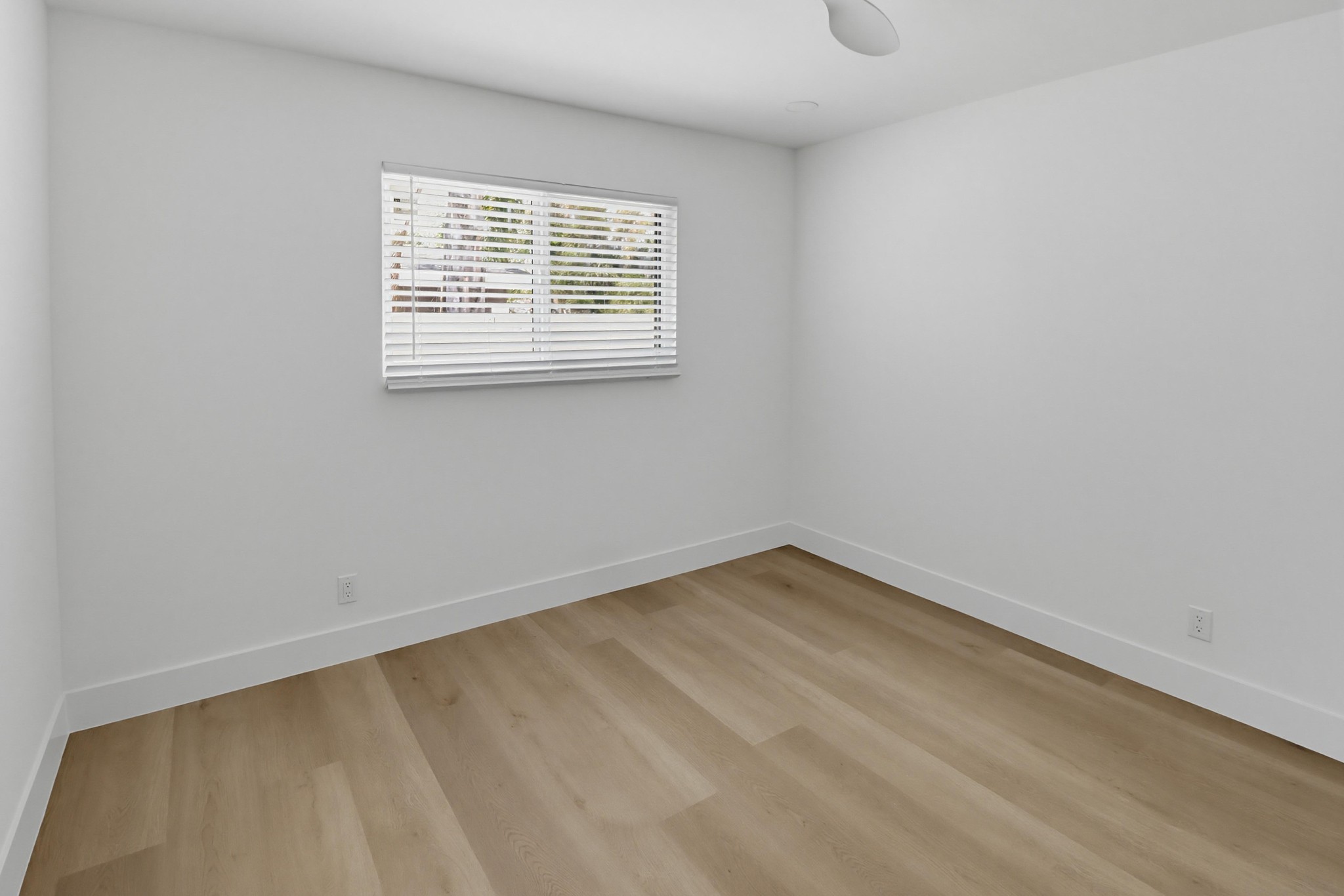 Virtual tour photo 24 of 38 for 4822 Doliva Dr
