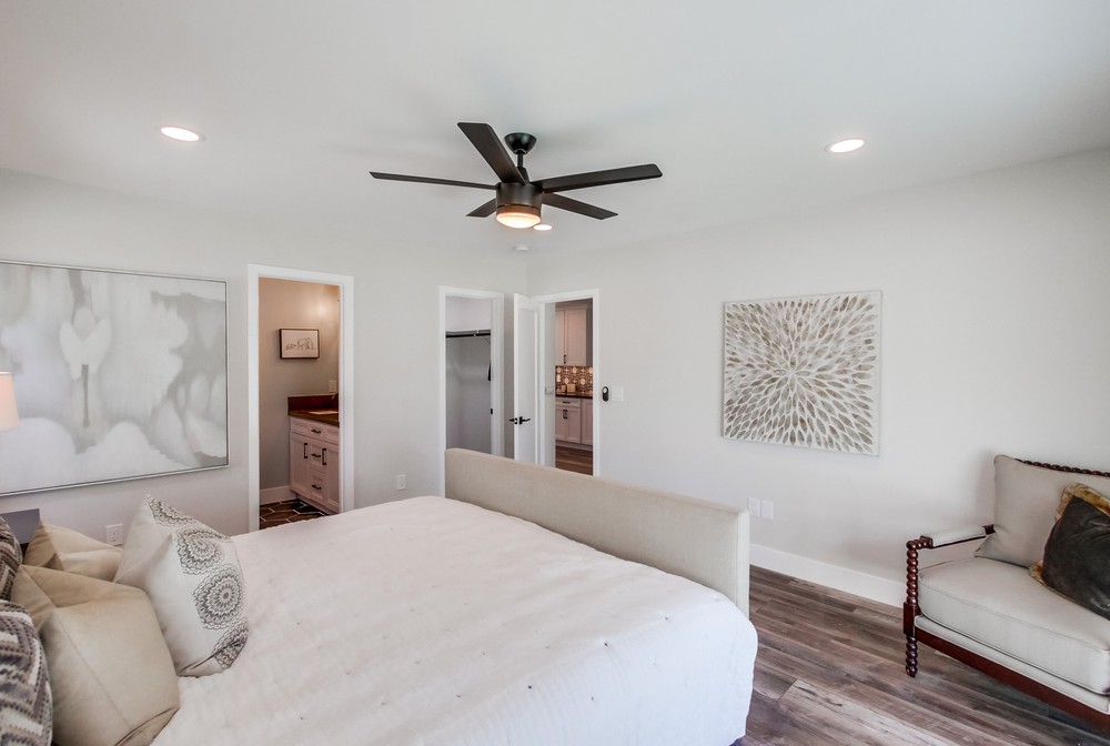 Virtual tour photo 31 of 74 for 4828 33rd St