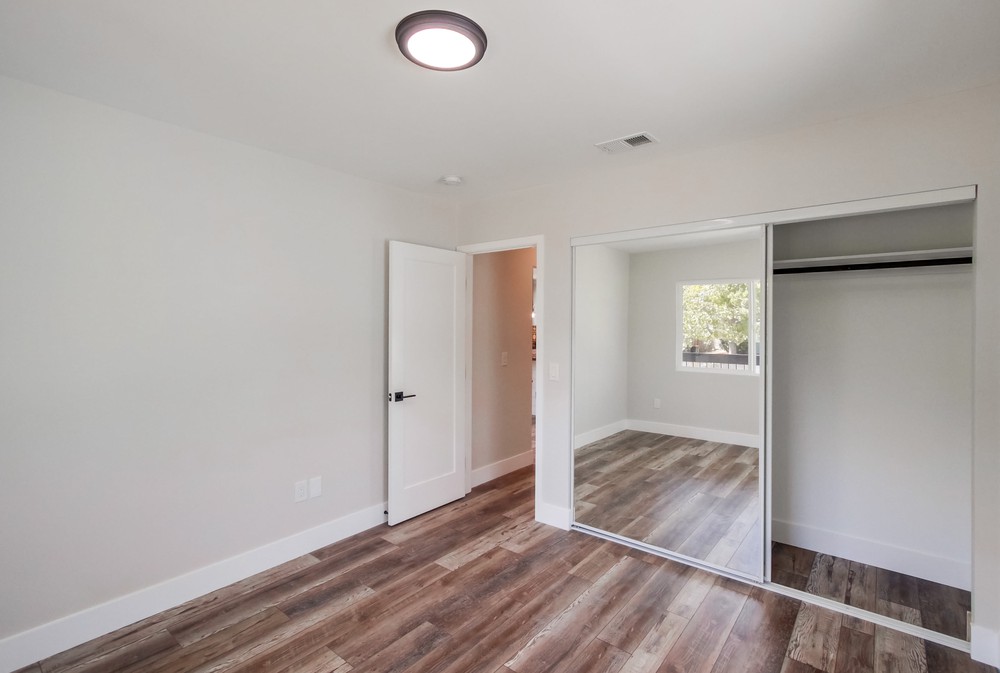 Virtual tour photo 37 of 74 for 4828 33rd St