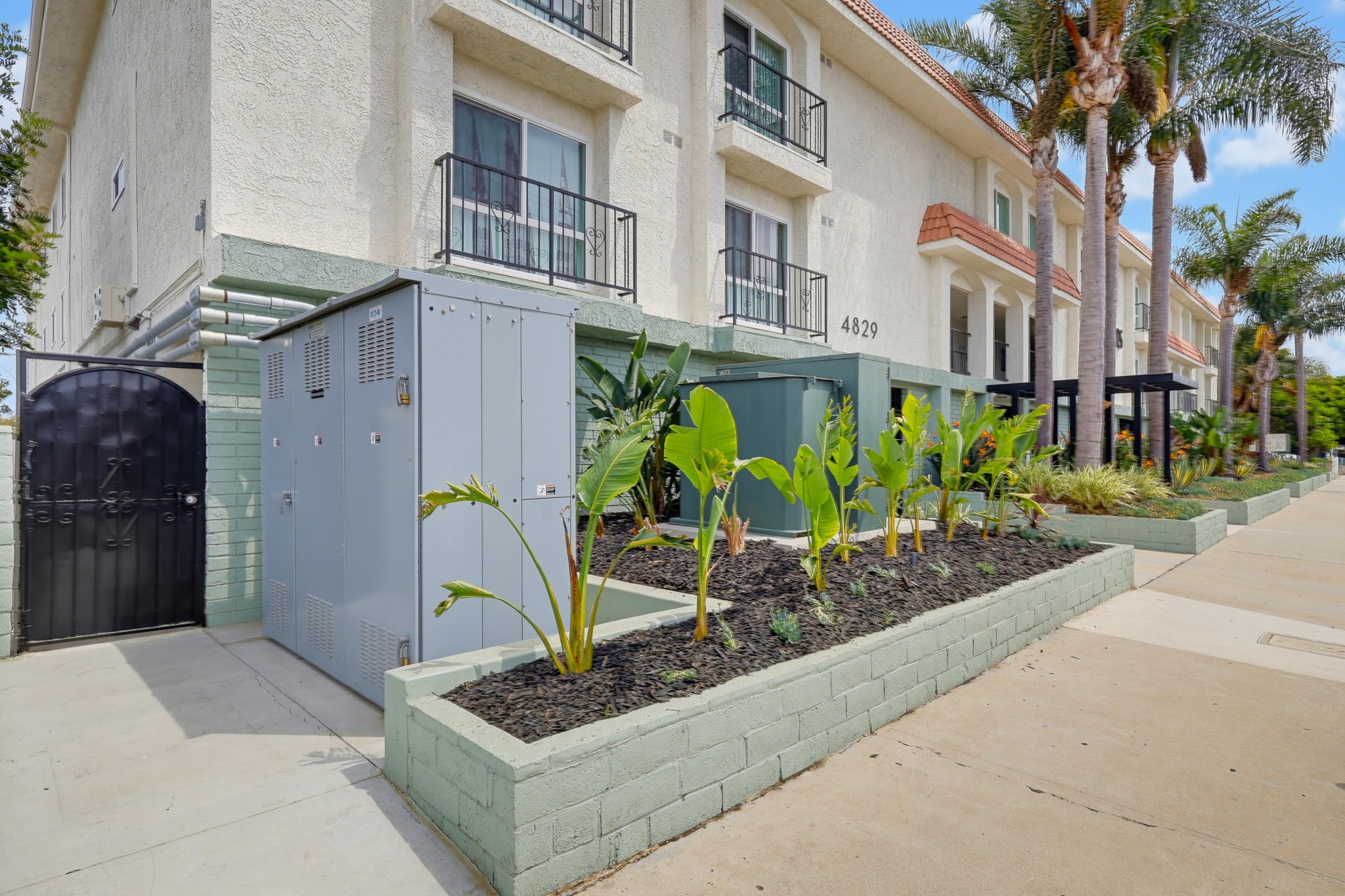 Virtual tour photo 6 of 76 for 4829 W 120th St