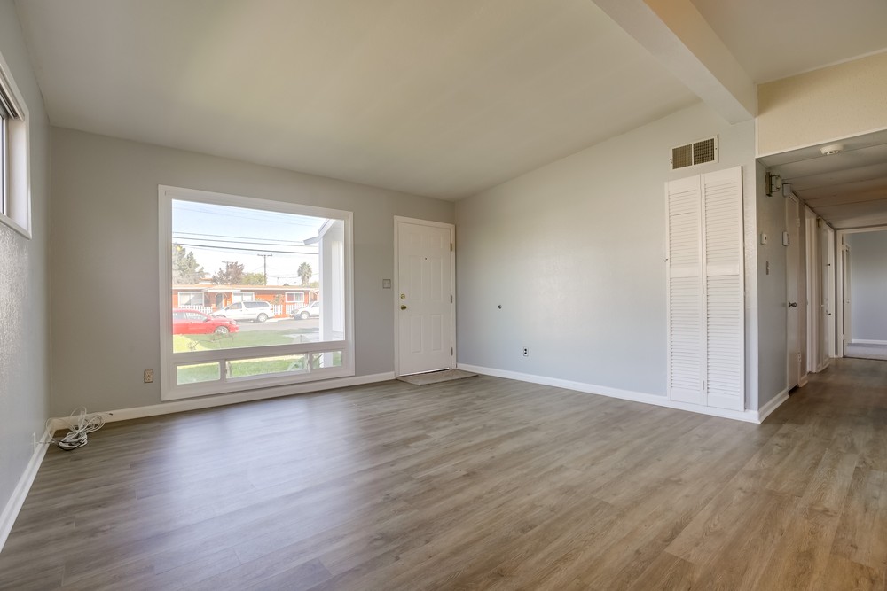 Virtual tour photo 10 of 42 for 4831 Conrad Ave