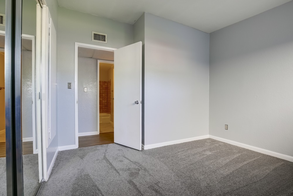 Virtual tour photo 29 of 42 for 4831 Conrad Ave