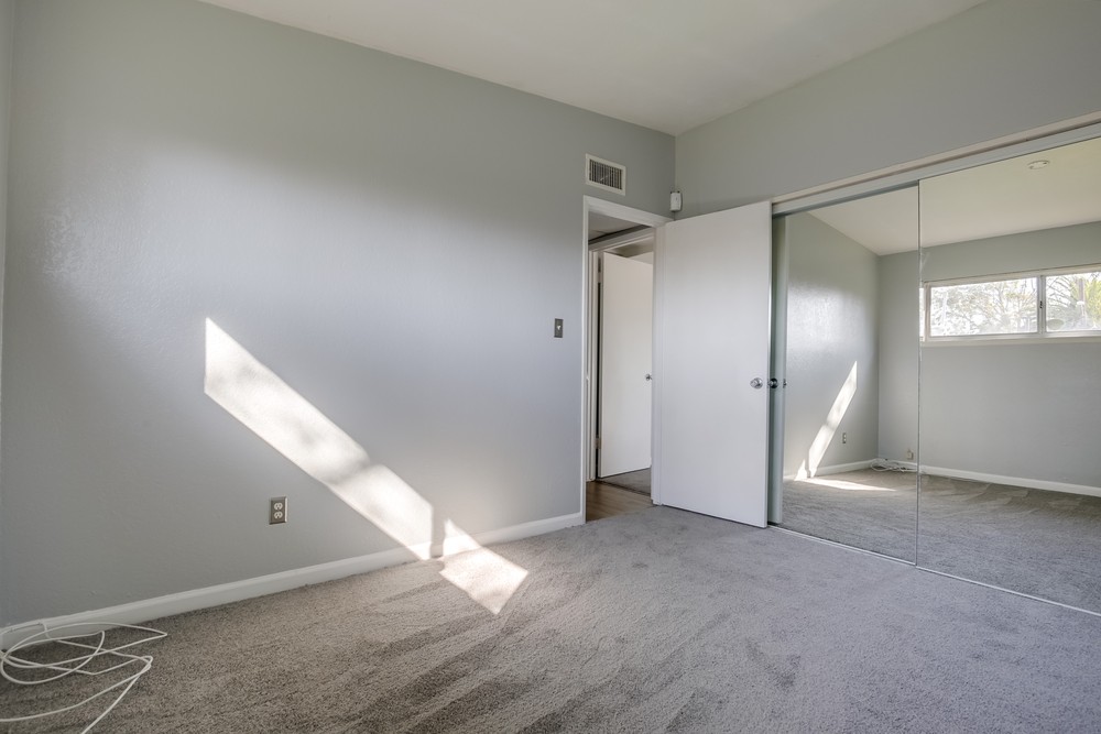 Virtual tour photo 34 of 42 for 4831 Conrad Ave
