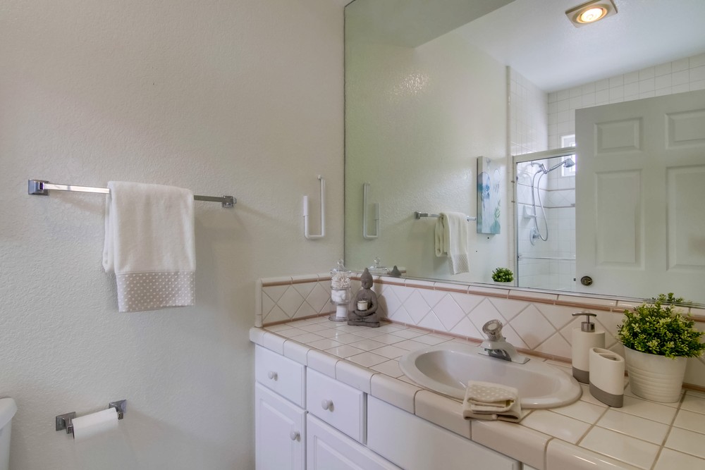 Virtual tour photo 27 of 34 for 4832 Bermuda Ave