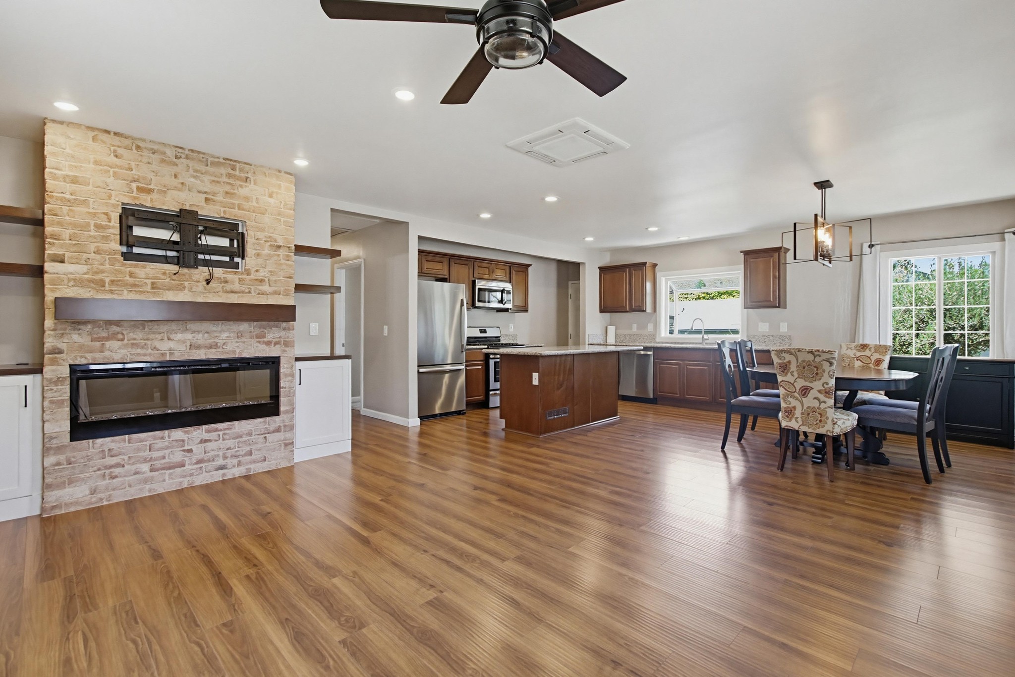Virtual tour photo 6 of 45 for 4834 Schuyler Ave