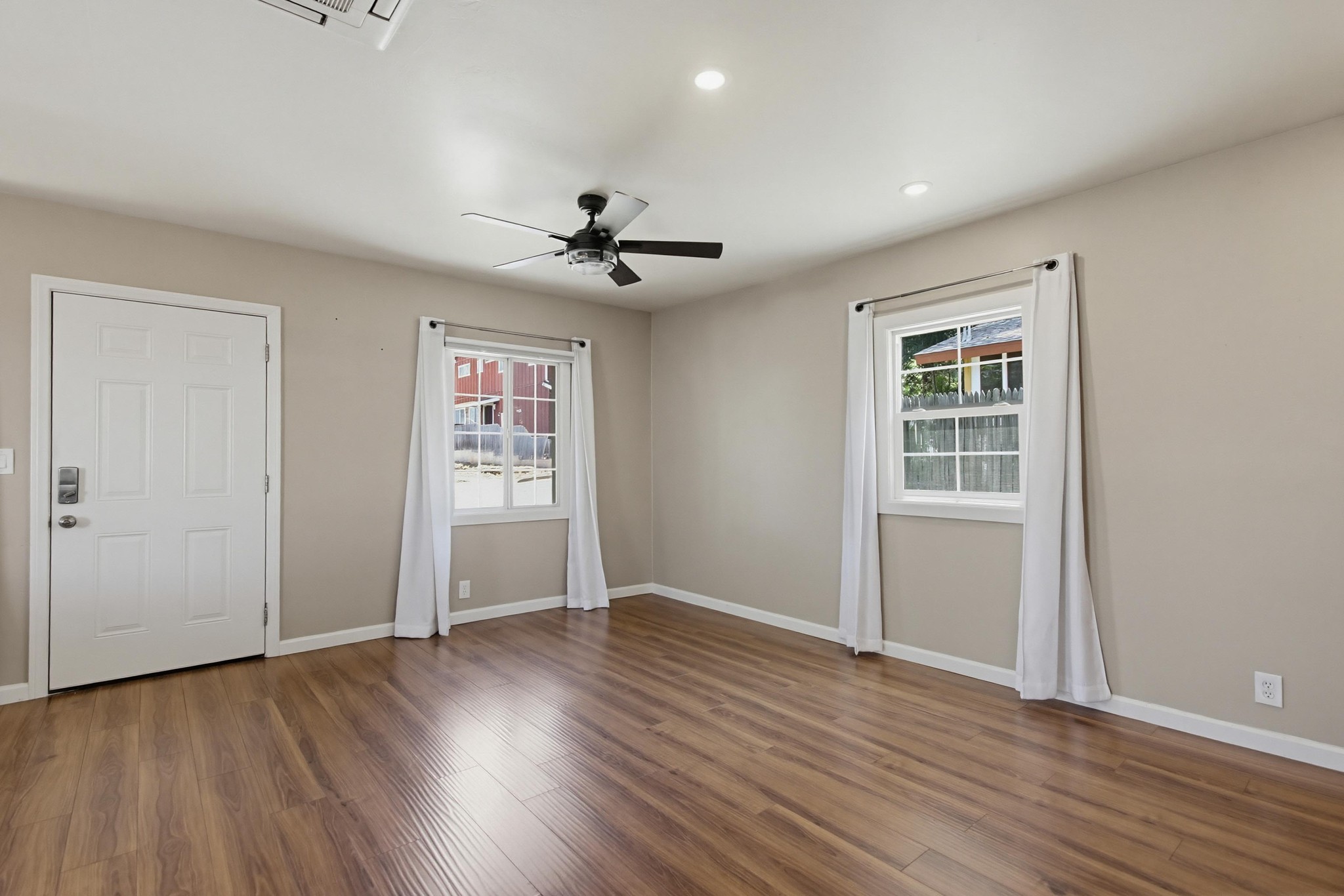 Virtual tour photo 8 of 45 for 4834 Schuyler Ave