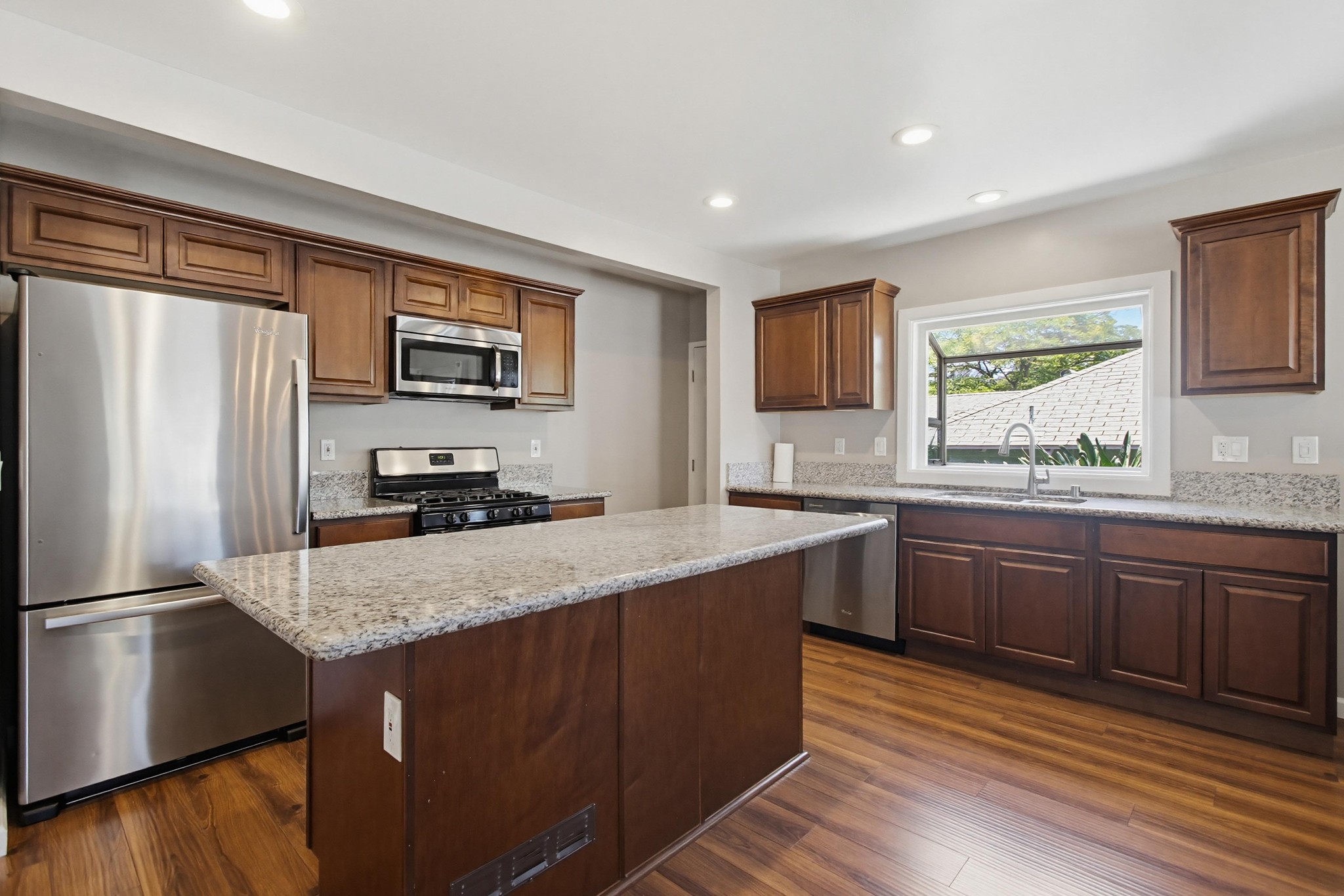 Virtual tour photo 12 of 45 for 4834 Schuyler Ave