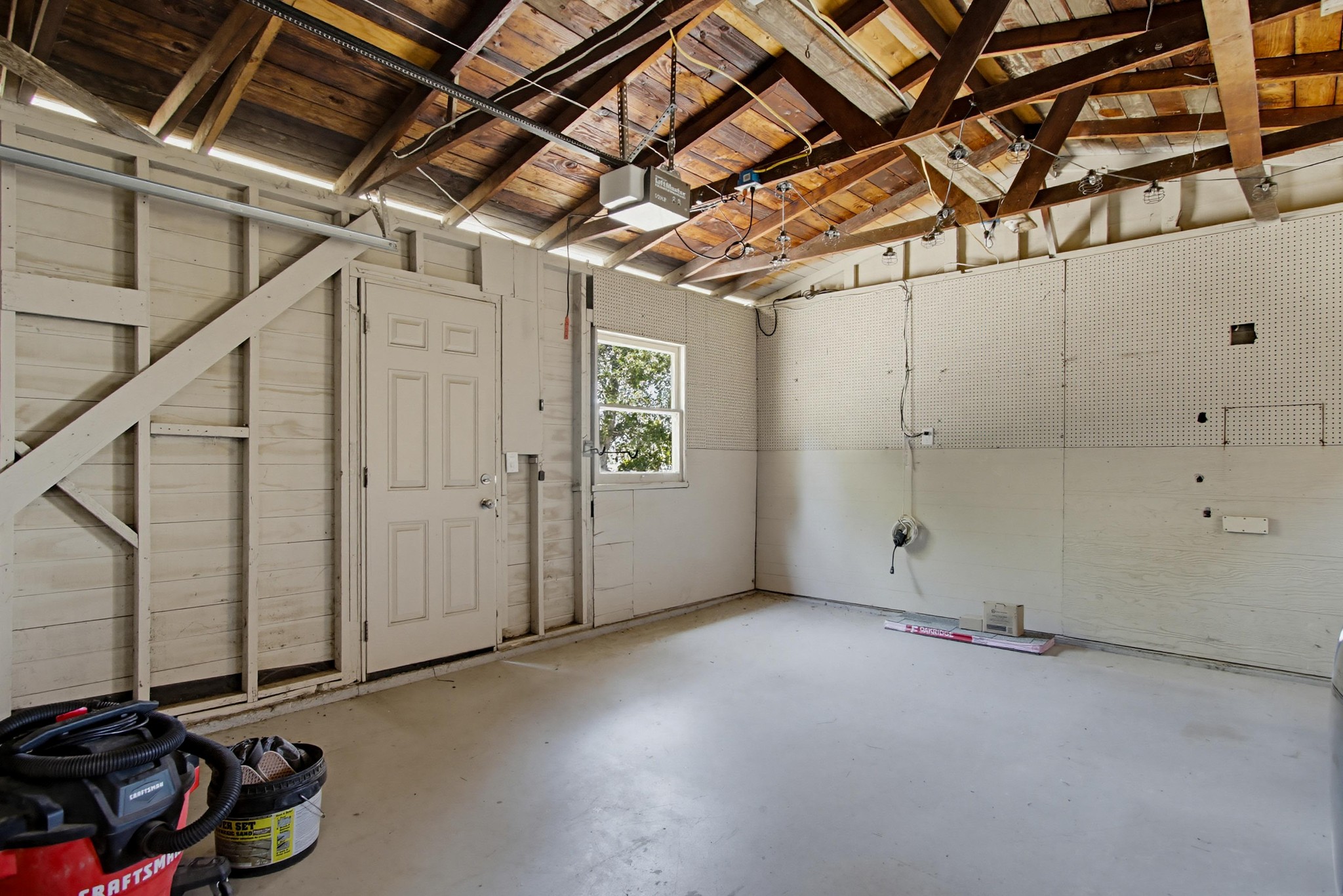 Virtual tour photo 29 of 45 for 4834 Schuyler Ave