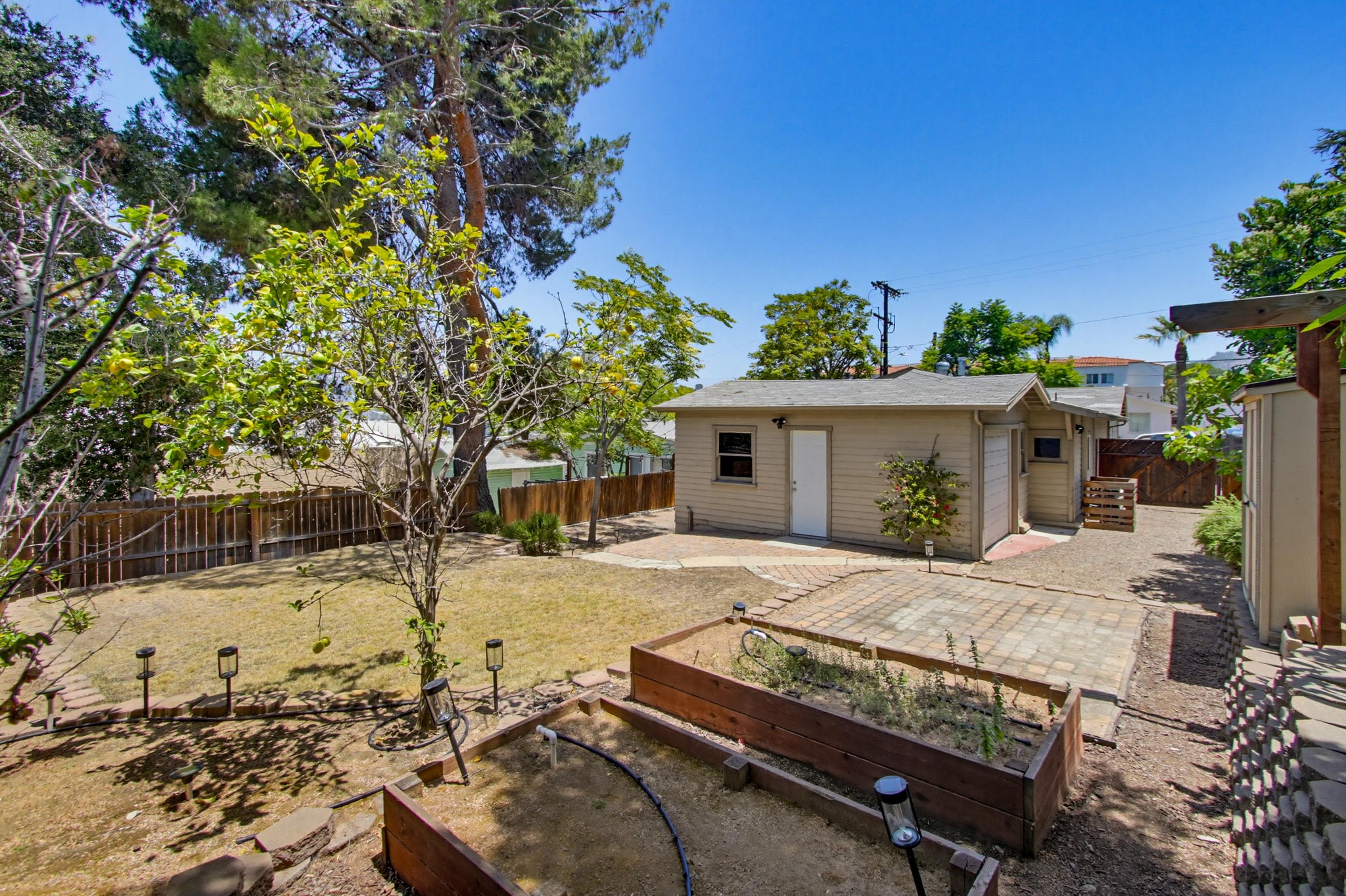 Virtual tour photo 37 of 45 for 4834 Schuyler Ave