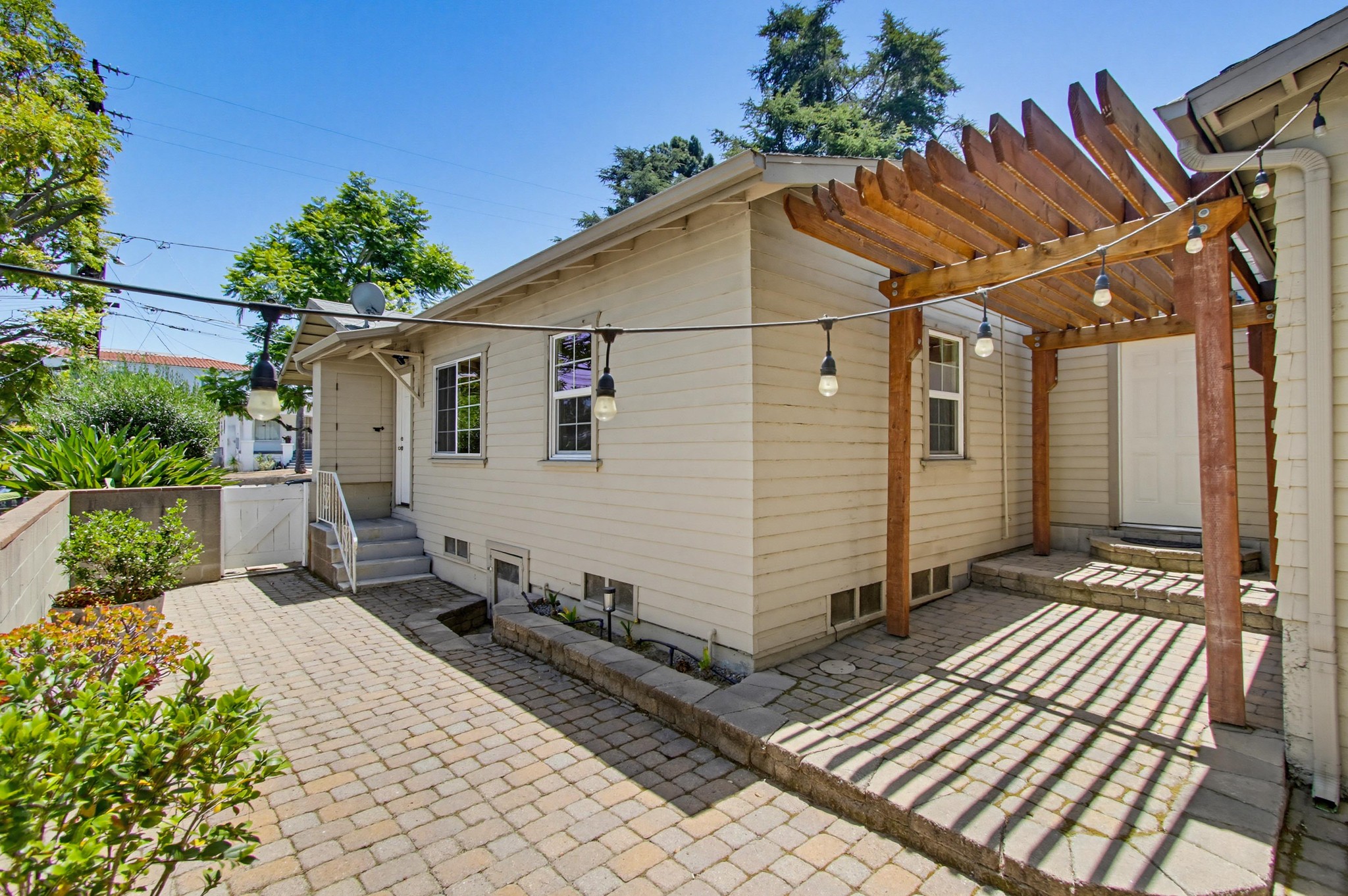 Virtual tour photo 42 of 45 for 4834 Schuyler Ave